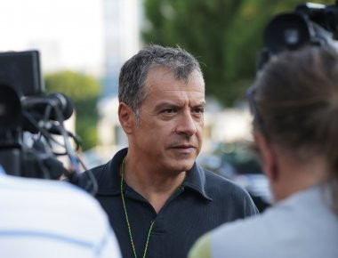 Θεοδωράκης: «Η σκέψη μας είναι στους νησιώτες μας στην Κω» (φωτό)